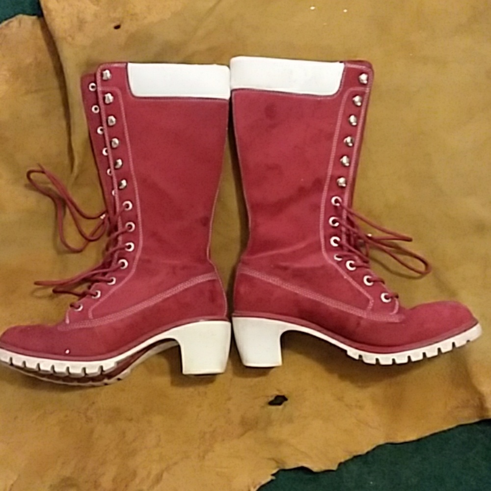 Lugz red tie up boots size 8